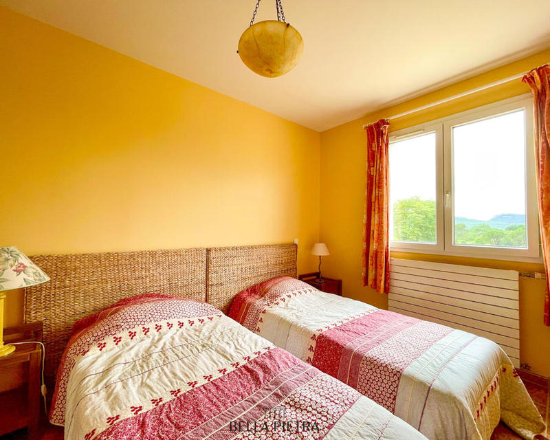 Maison - 177 m² - 6 pièces