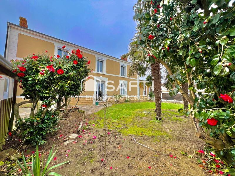 Maison - 1 032 m² - 12 pièces