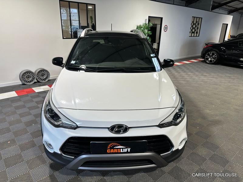 Hyundai i20 1.0 t-Gdi -Black Ride - 11 000 Kms Garantis Premiere Main