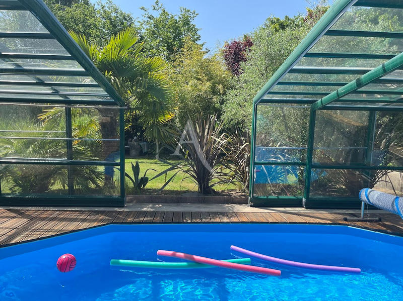 Maison - 180 m² - 5 pièces