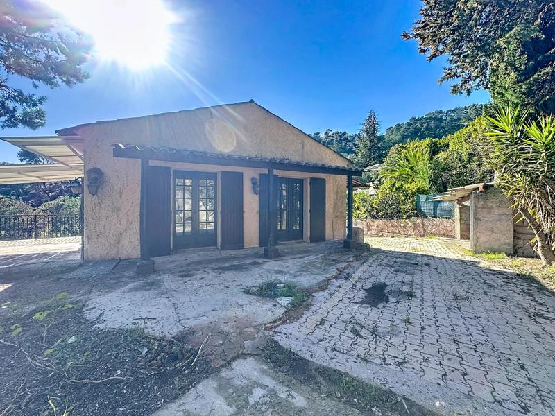 Maison - 93 m² - 4 pièces