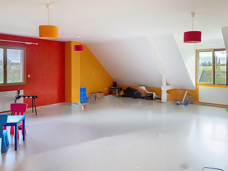 Maison - 325 m² - 11 pièces