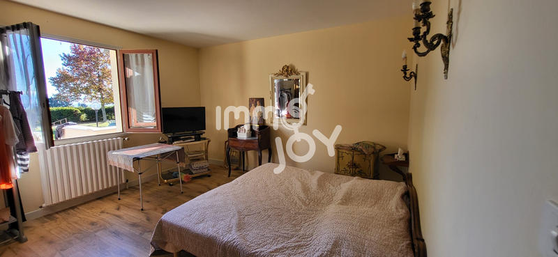 Maison - 180 m² - 5 pièces