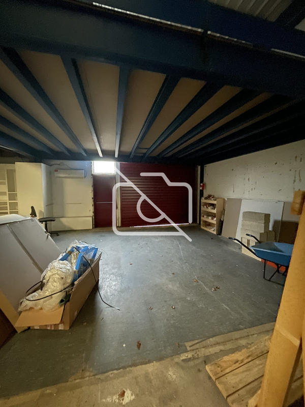 Entrepôt - 438 m²