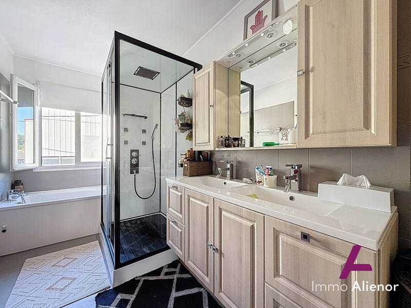 Maison - 105 m² - 4 pièces