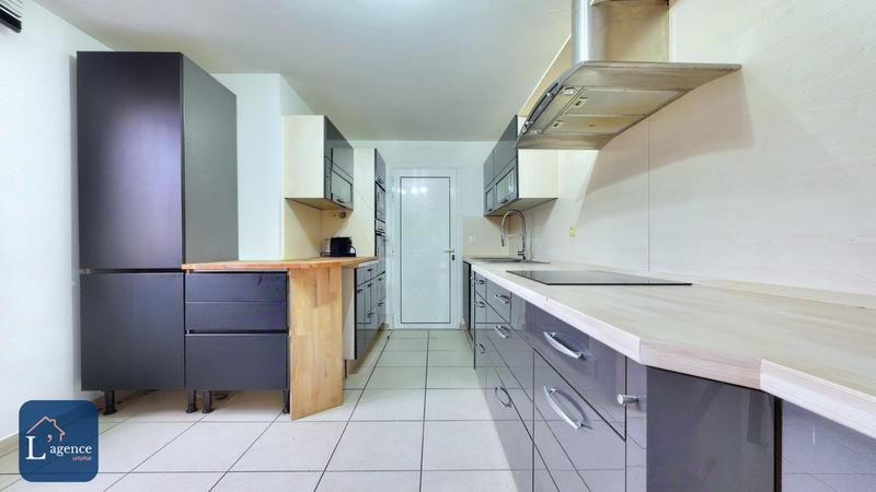 Maison - 143 m² - 5 pièces