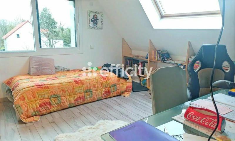 Pavillon - 250 m² - 10 pièces