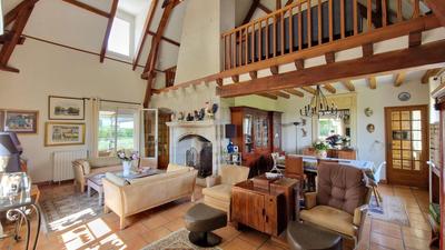 Maison - 209 m² - 7 pièces