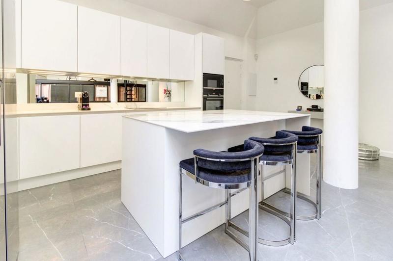 Loft - 123 m² - 3 pièces