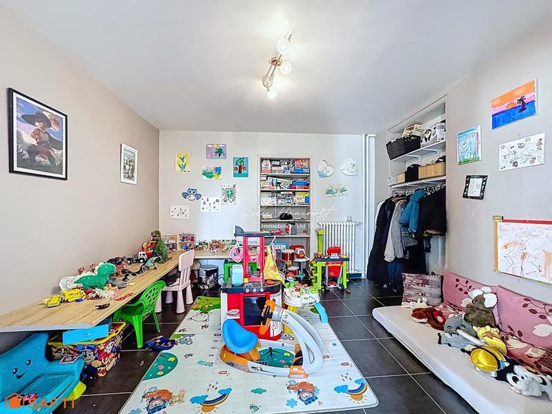 Maison - 137 m² - 5 pièces