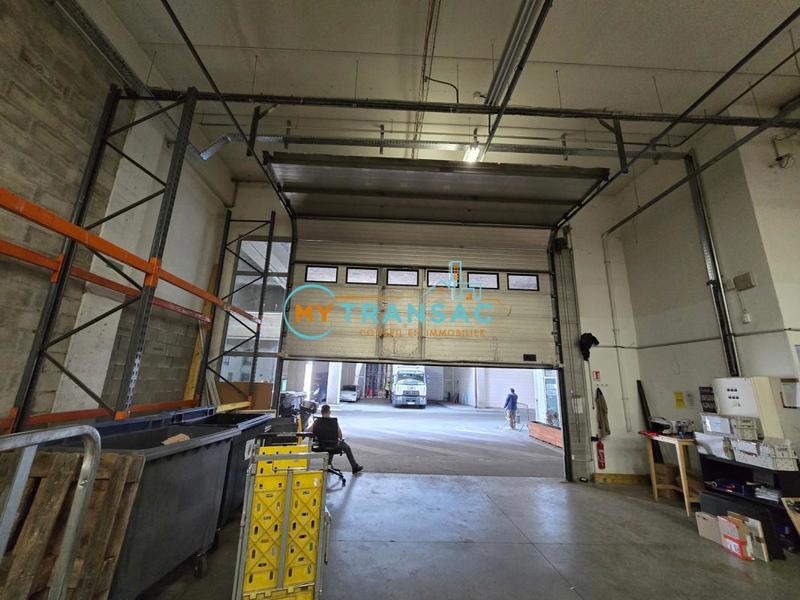 Local d'activité / Entrepôt - 2 157 m²