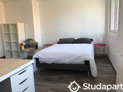 Chambre - 15 m² - 1 pièce