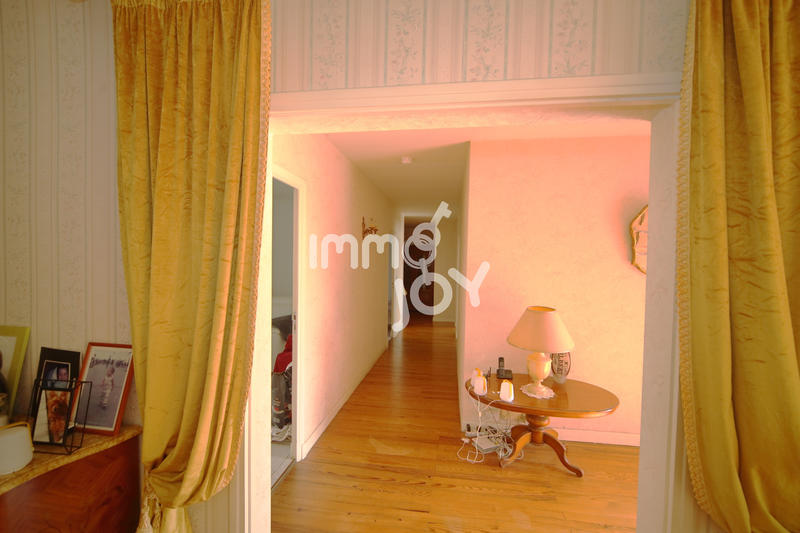 Maison - 180 m² - 6 pièces