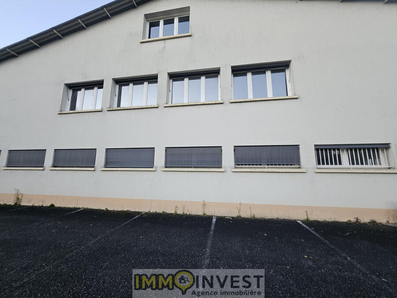 Bureau - 121 m² - 9 pièces