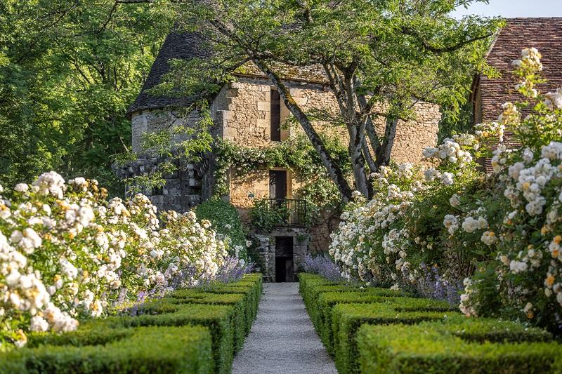 Chasse aux oeufs et décoration d'oeufs de Pâques - Châteaux en fête