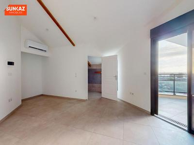 Appartement - 136 m² - 4 pièces