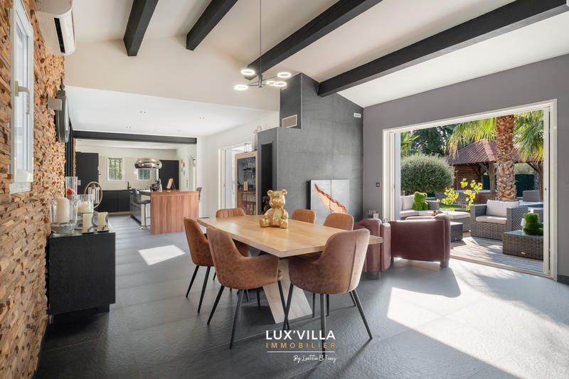 Villa - 344 m² - 12 pièces