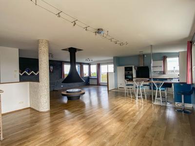 Maison - 180 m² - 7 pièces