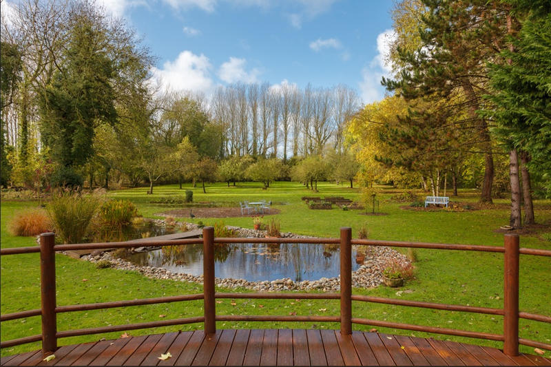 Maison - 284 m² - 12 pièces