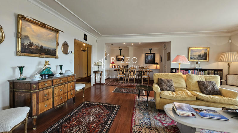 Appartement - 152 m² - 5 pièces