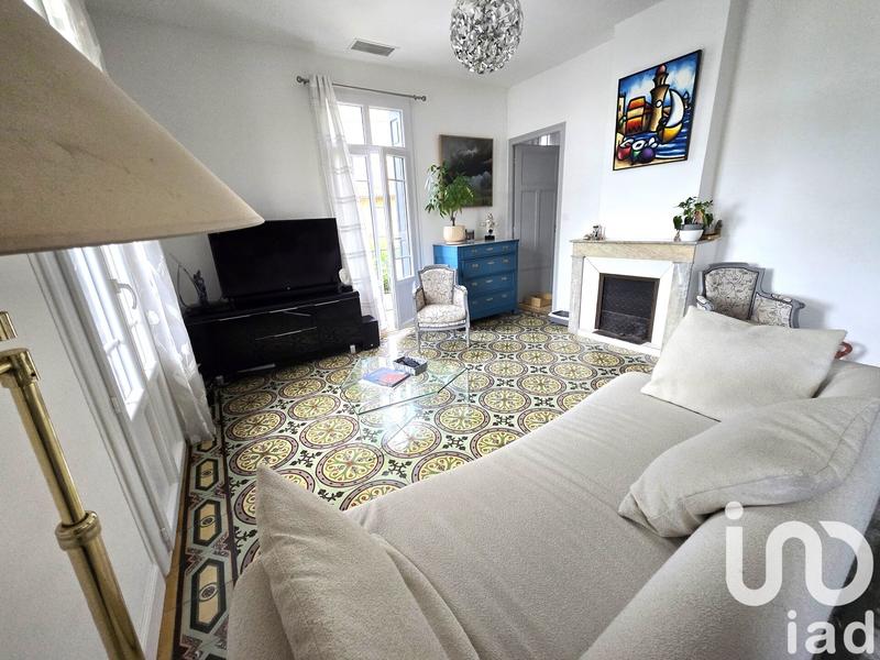 Maison - 300 m² - 12 pièces