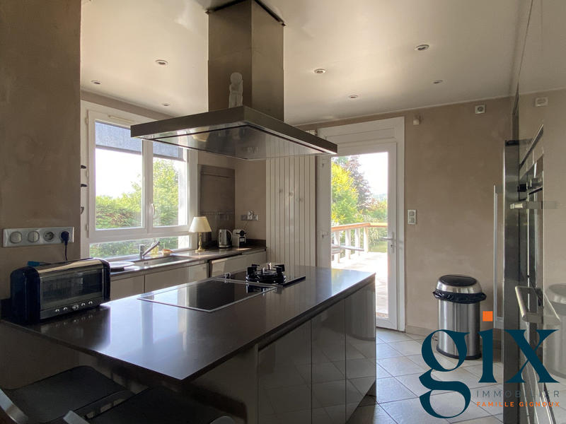 Maison - 317 m² - 11 pièces