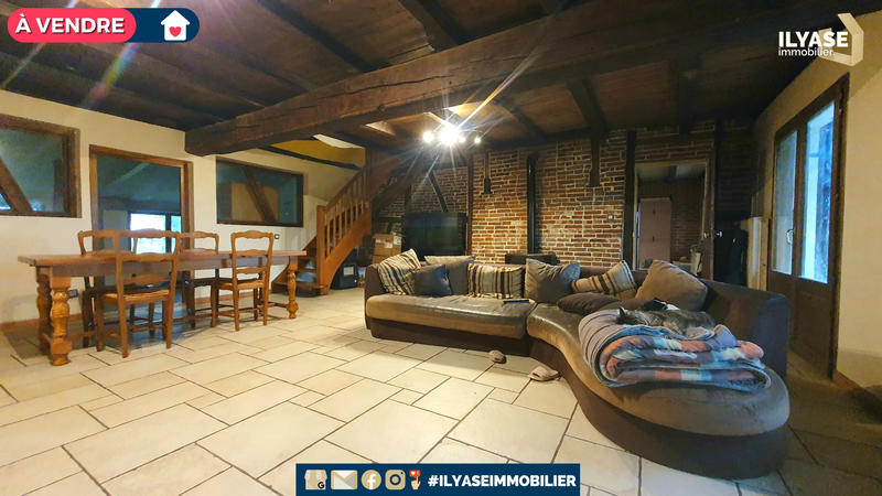 Maison - 220 m² - 8 pièces