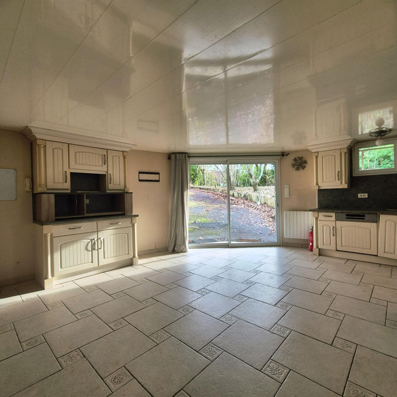 Maison - 238 m² - 9 pièces