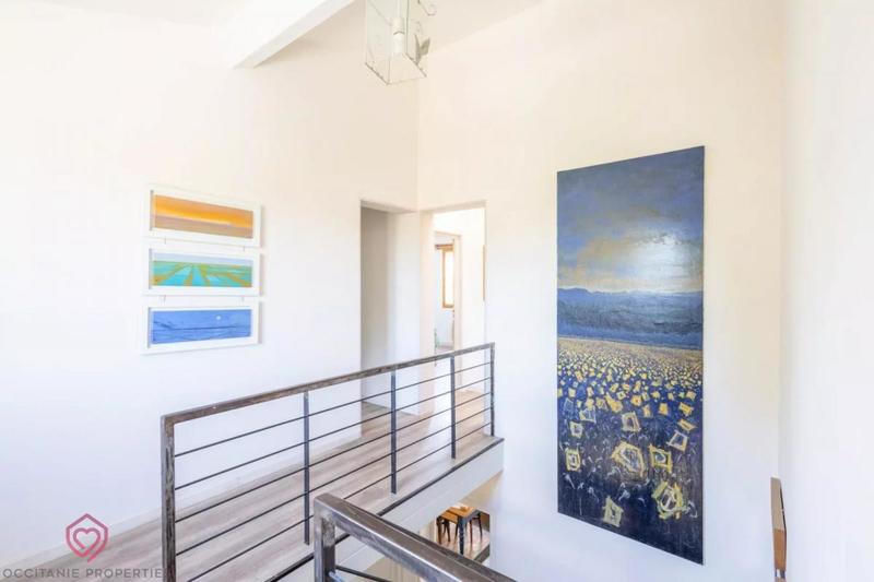 Maison - 258 m² - 9 pièces