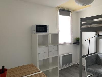 Studio - 12 m² - 1 pièce