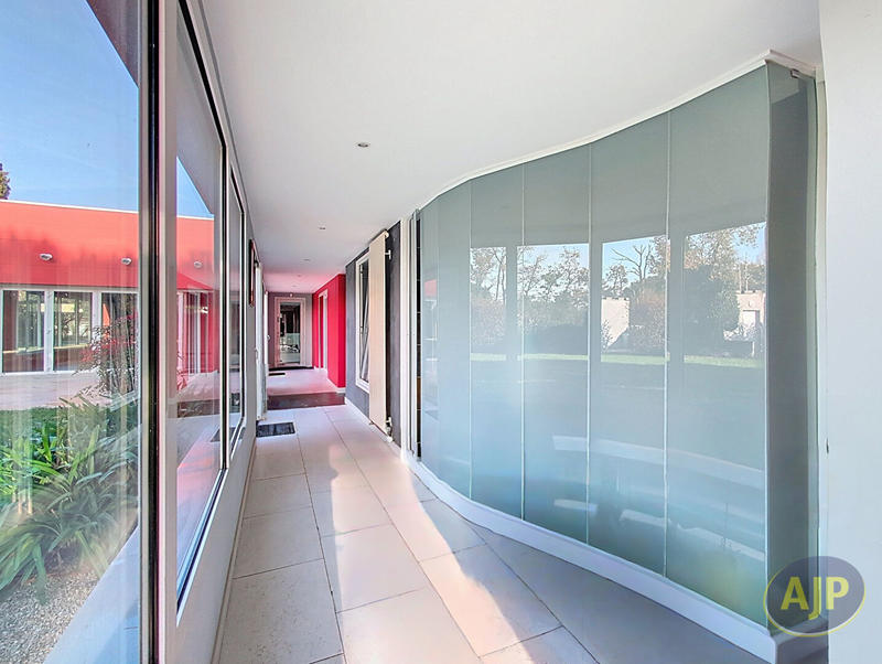 Maison - 394 m² - 15 pièces