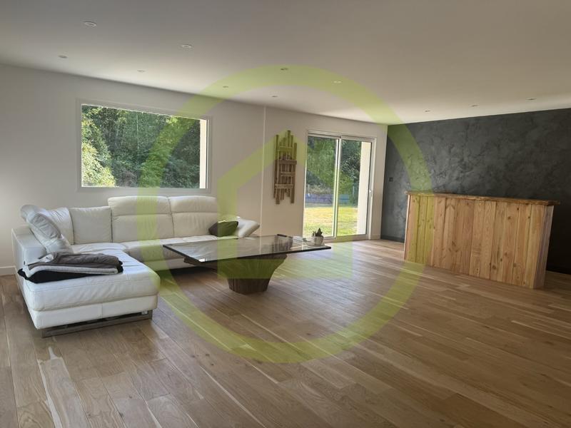 Propriété - 143 m² - 6 pièces