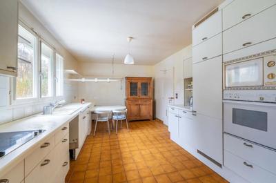Maison - 236 m² - 7 pièces