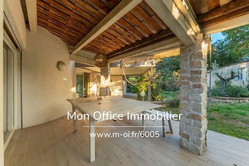 Maison - 275 m² - 10 pièces