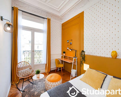 Chambre - 220 m² - 1 pièce