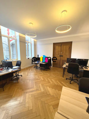 Bureau - 61 m²