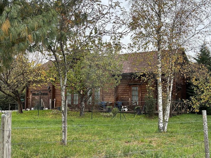 Maison de bois - 118 m² - 1 pièce