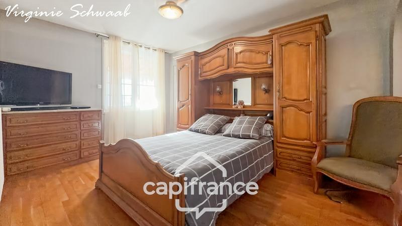 Maison - 219 m² - 8 pièces