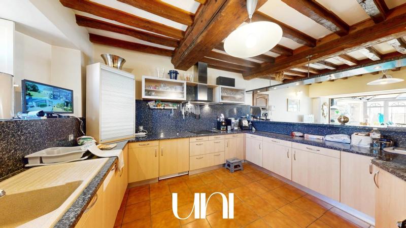 Maison de maîtres - 655 m² - 9 pièces