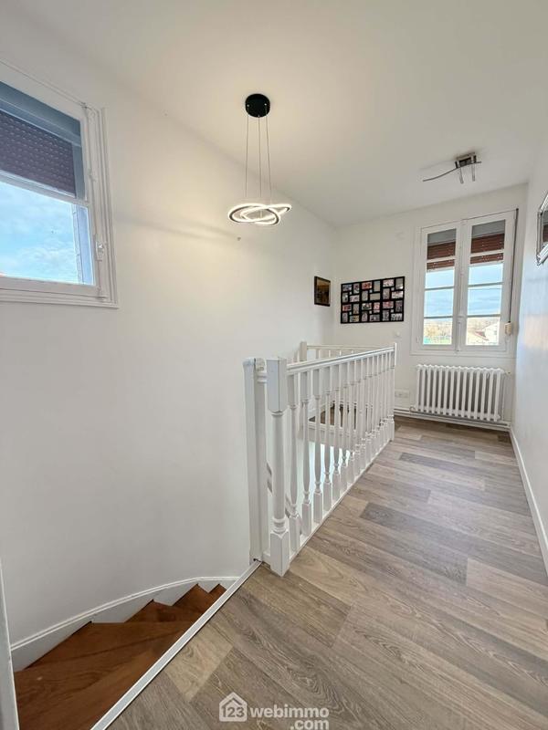 Maison - 96 m² - 5 pièces