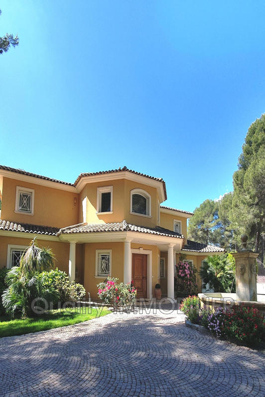 Villa - 430 m² - 8 pièces