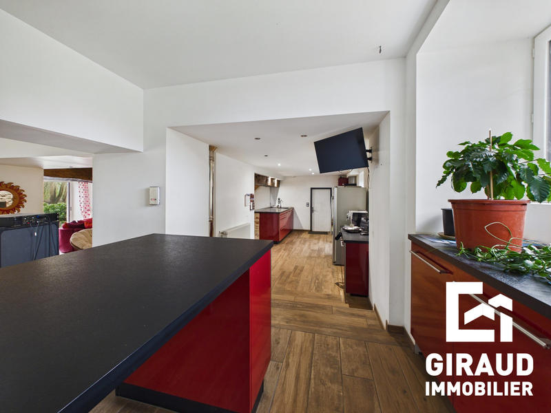 Maison ancienne - 247 m² - 6 pièces