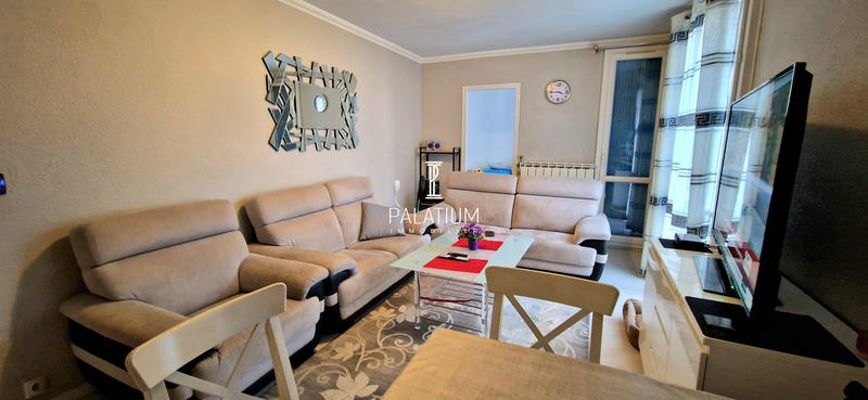 Appartement - 93 m² - 5 pièces