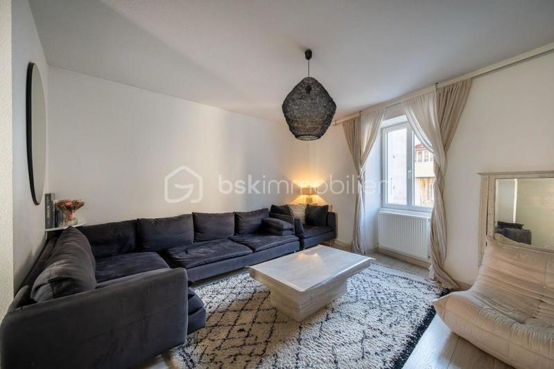 Appartement - 95 m² - 6 pièces