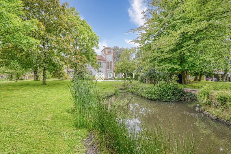 Maison - 214 m² - 10 pièces