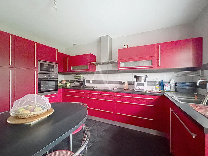 Maison - 98 m² - 5 pièces