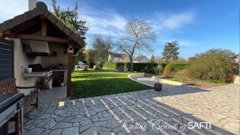 Maison - 238 m² - 9 pièces