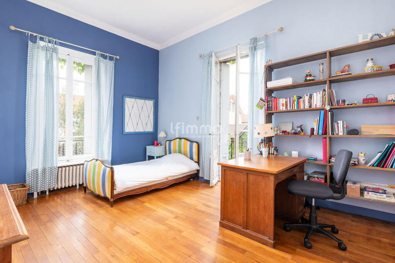 Demeure - 350 m² - 15 pièces