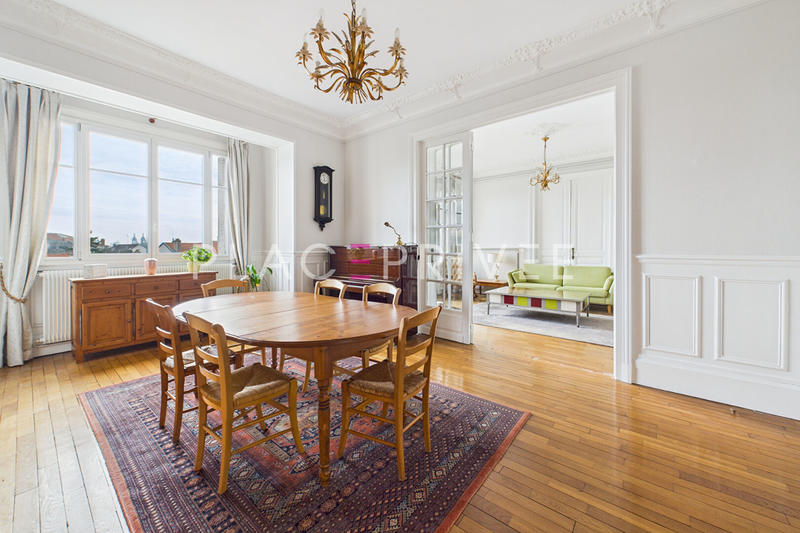 Appartement - 174 m² - 6 pièces