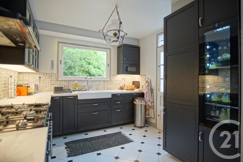 Pavillon - 142 m² - 6 pièces